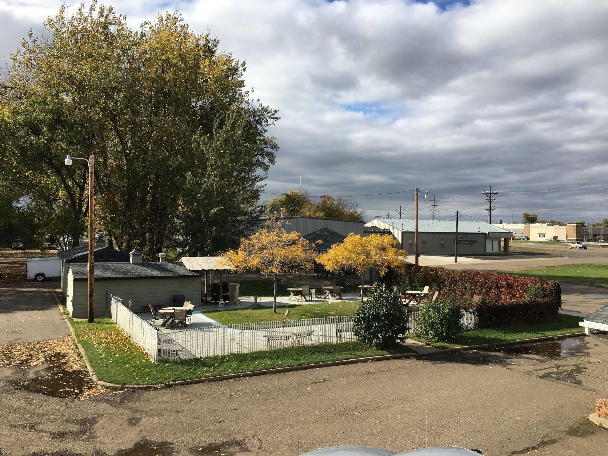 Mandan Colonial Motel And Rv Park المظهر الخارجي الصورة