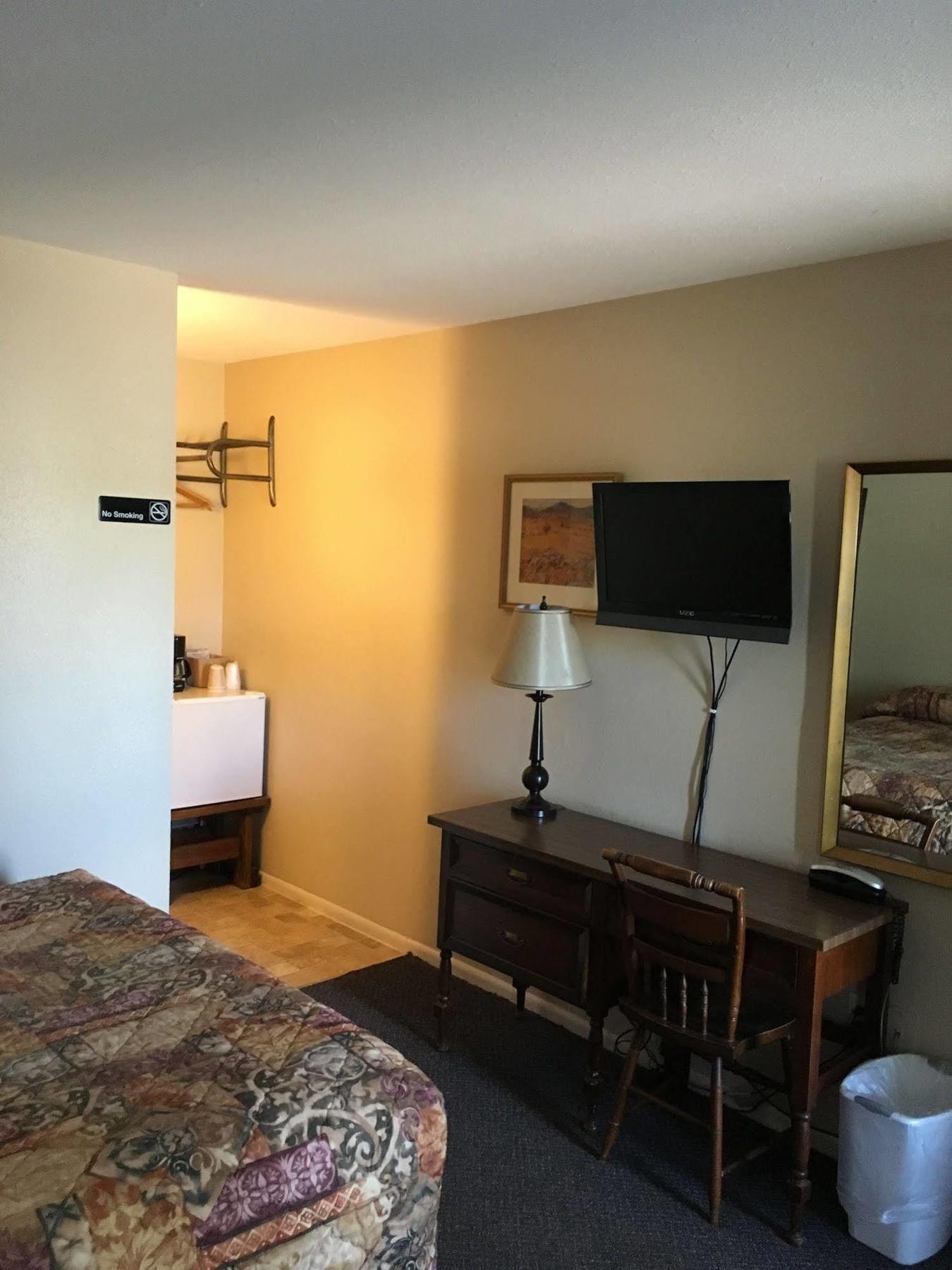 Mandan Colonial Motel And Rv Park المظهر الخارجي الصورة