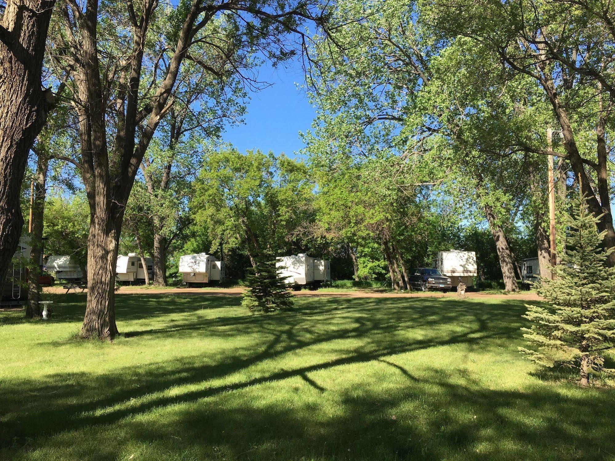 Mandan Colonial Motel And Rv Park المظهر الخارجي الصورة